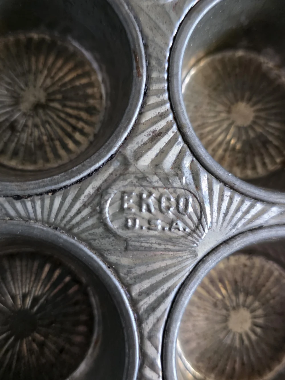 Ekco Metal Mini Muffin Cupcake 8 cup Tart Tin Pan Ovenex N800-8